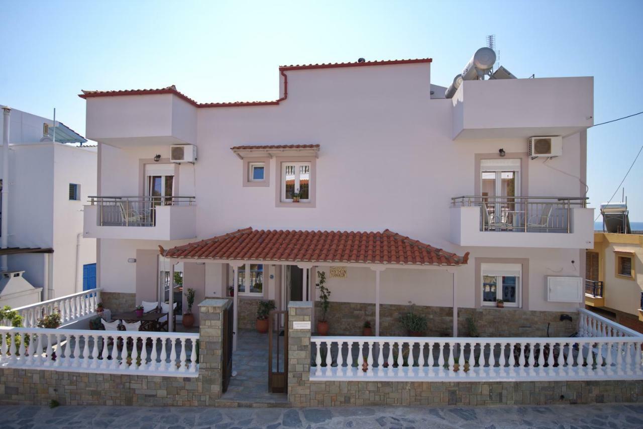 Pantheon Hotel Patitírion Exterior photo